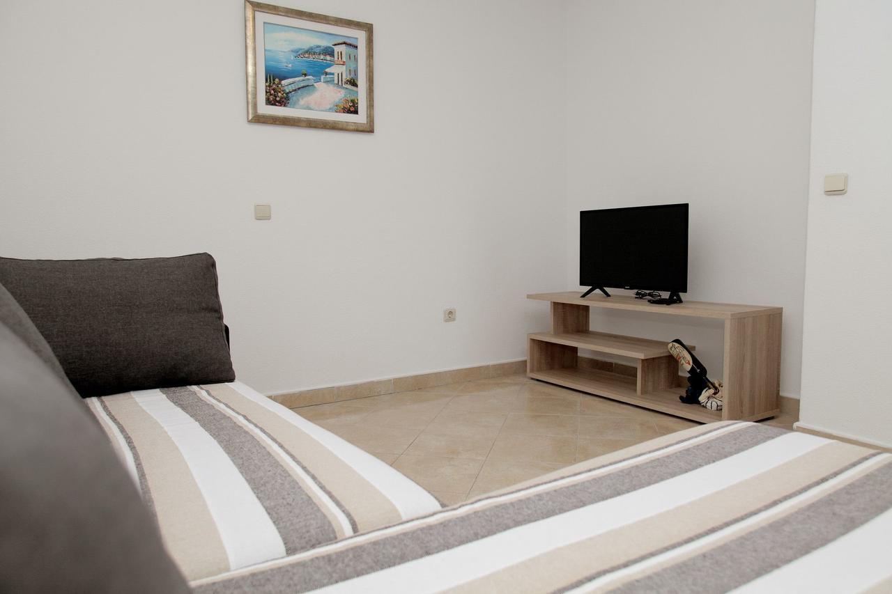 Apartments Iva Трогір Екстер'єр фото
