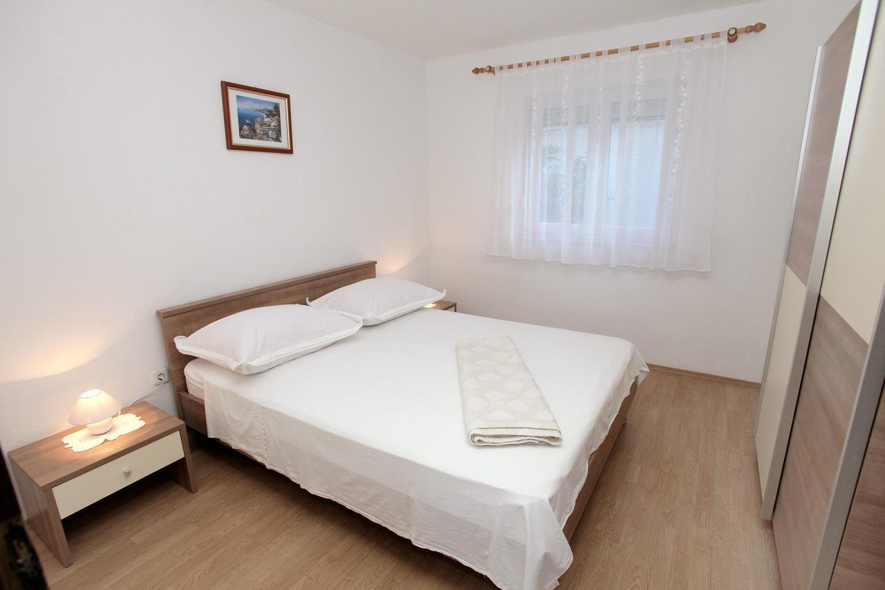 Apartments Iva Трогір Екстер'єр фото