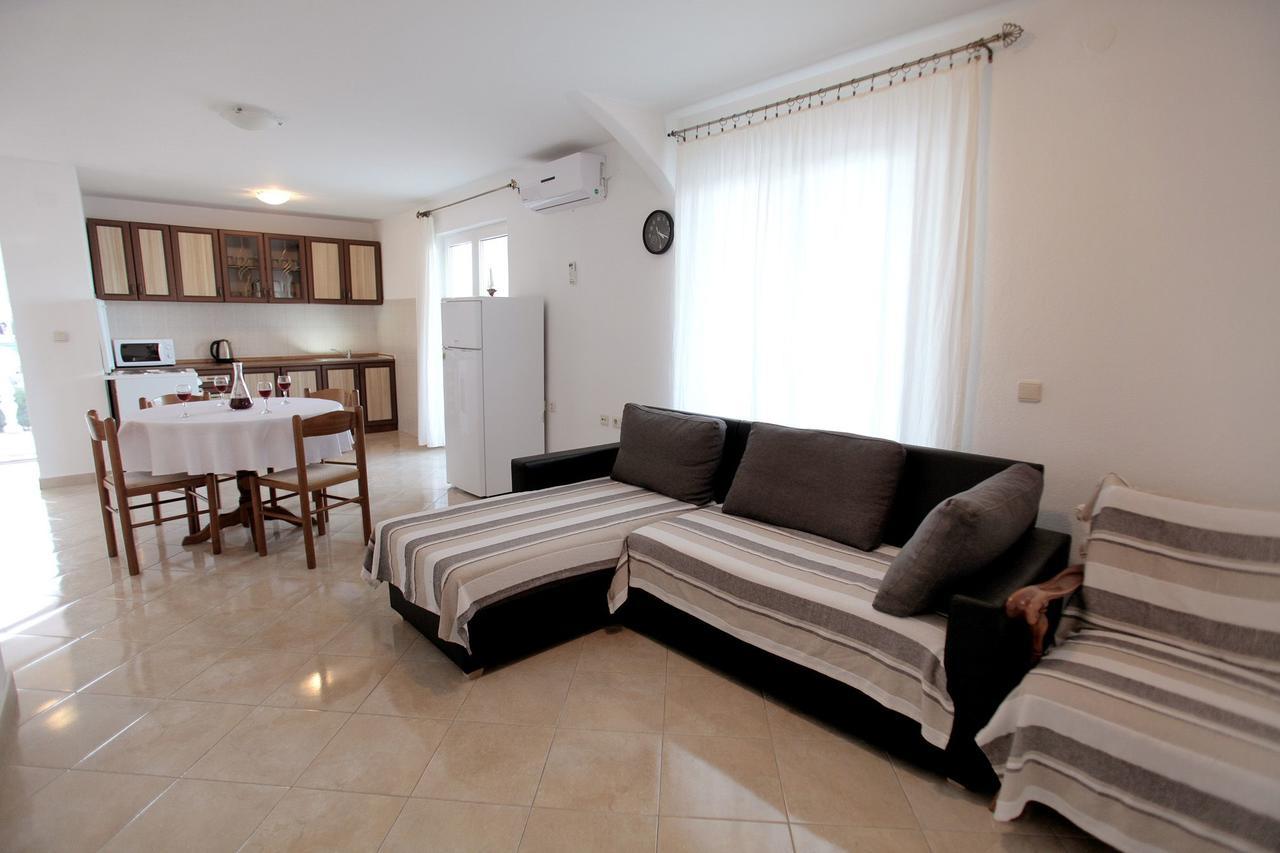 Apartments Iva Трогір Екстер'єр фото