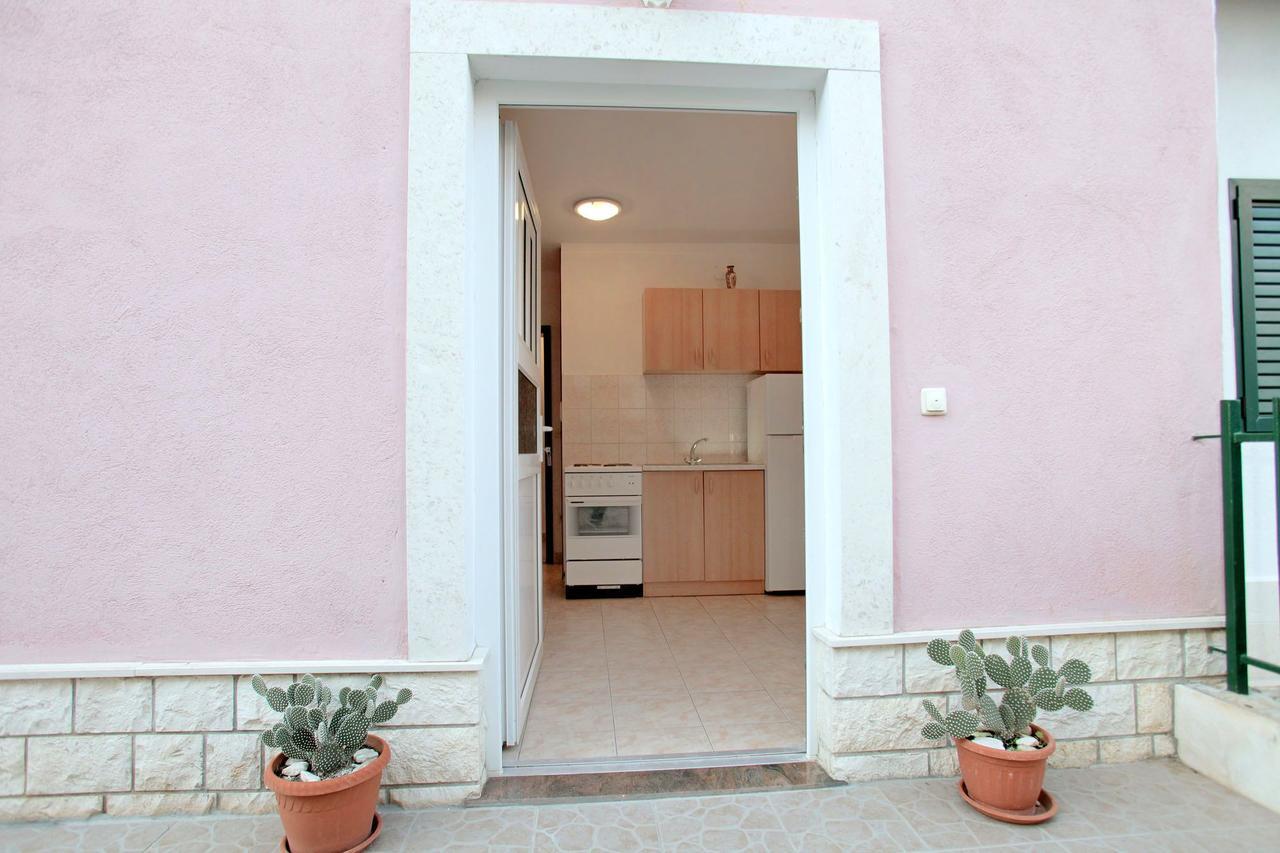 Apartments Iva Трогір Екстер'єр фото