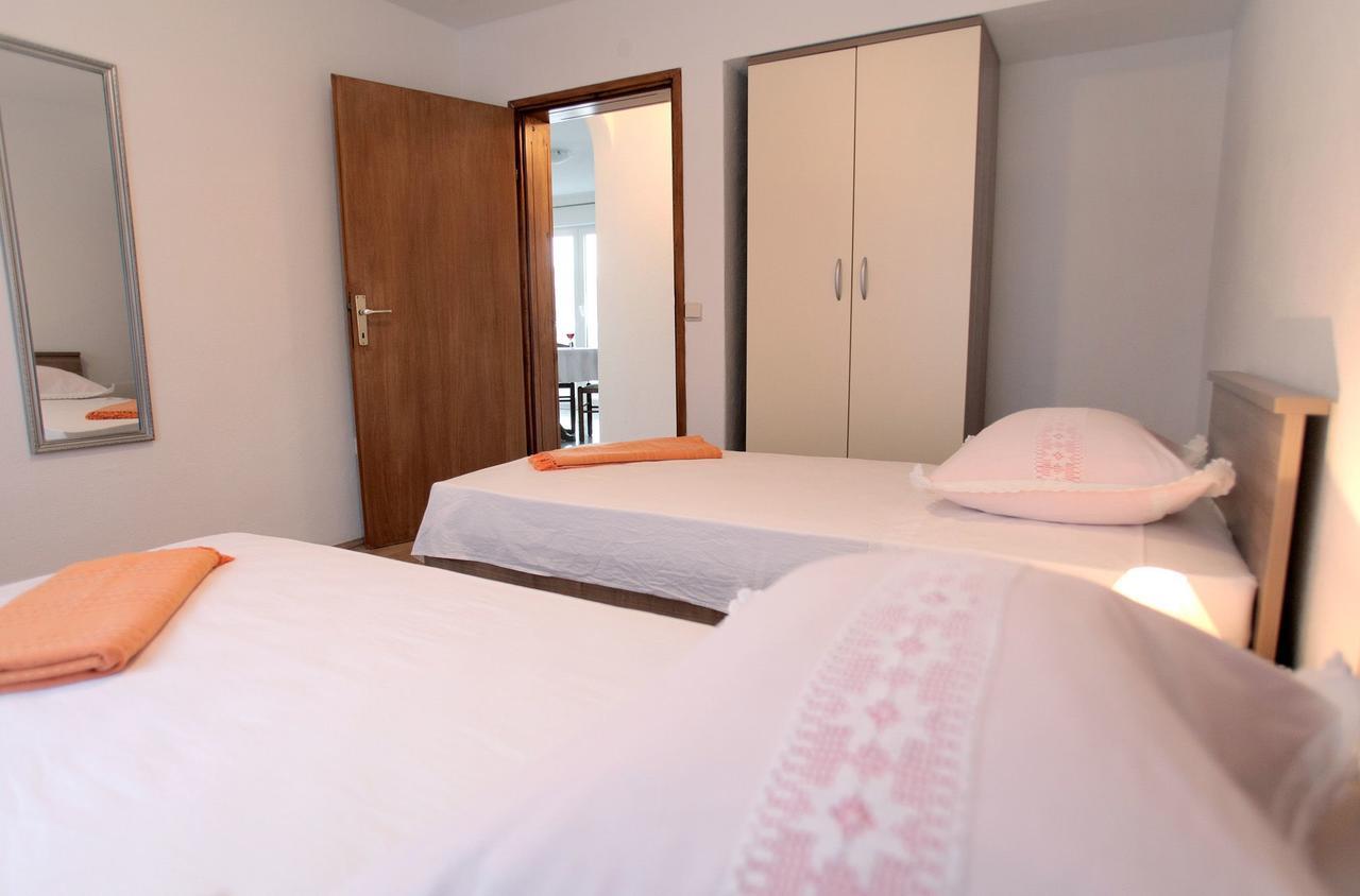 Apartments Iva Трогір Екстер'єр фото