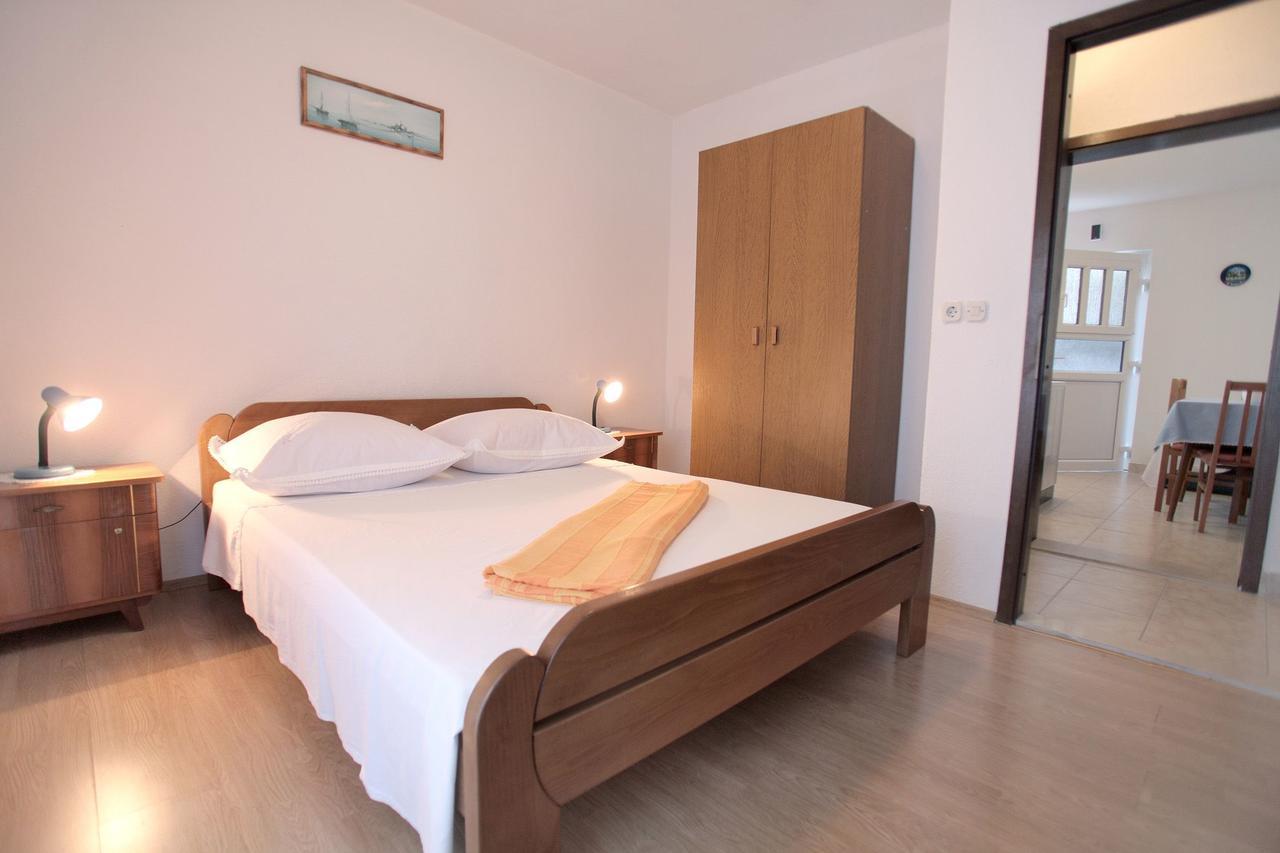 Apartments Iva Трогір Екстер'єр фото
