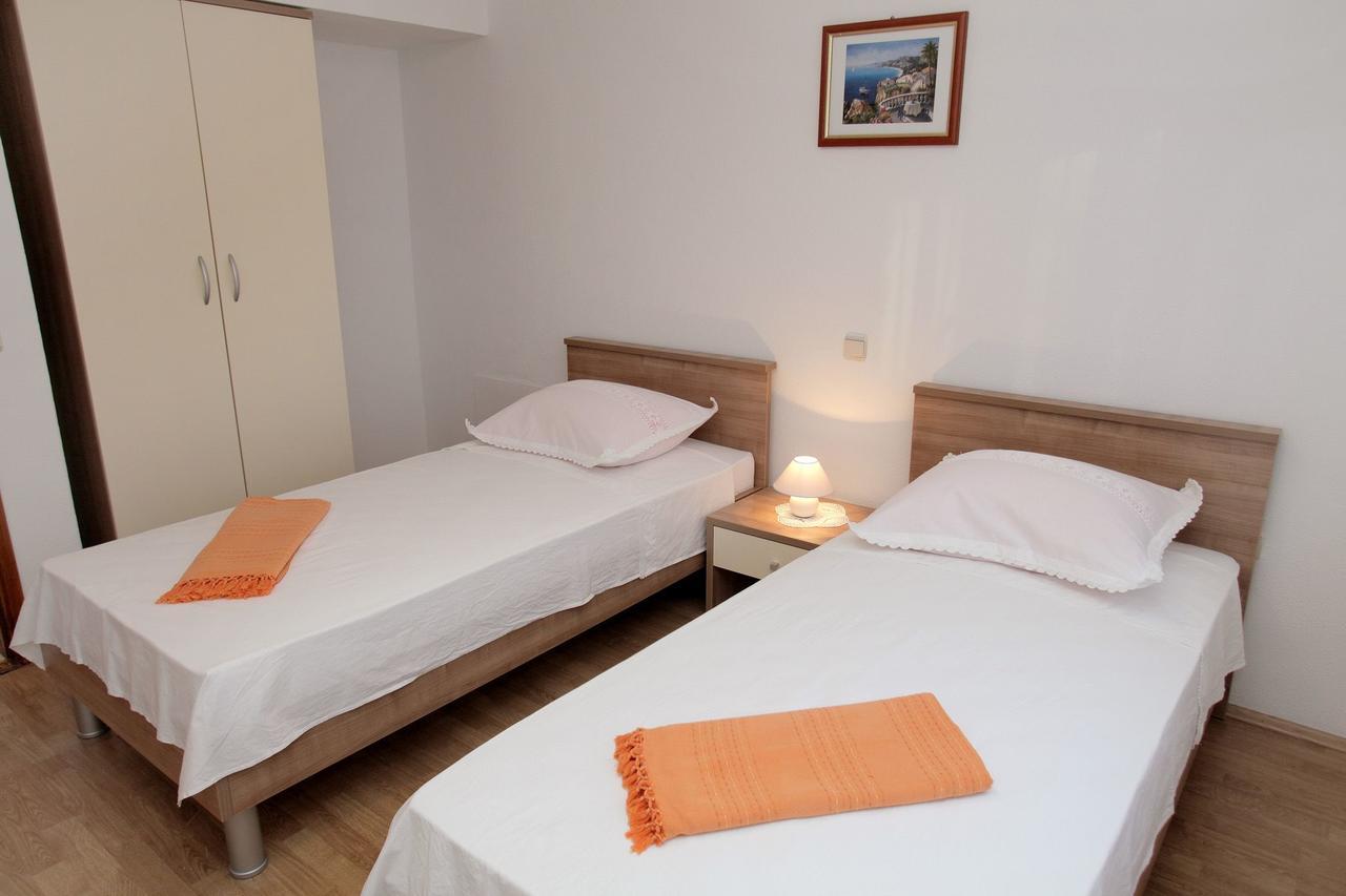 Apartments Iva Трогір Екстер'єр фото
